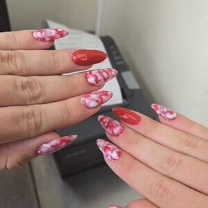 Red and White Marble Nail Art press ons